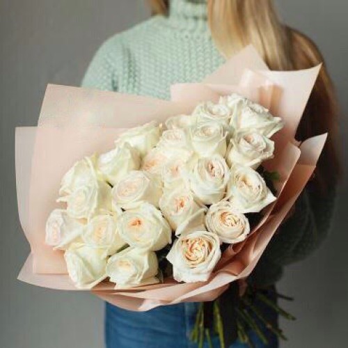 Купить на заказ Букет из 31 белой розы с доставкой в Степногорске