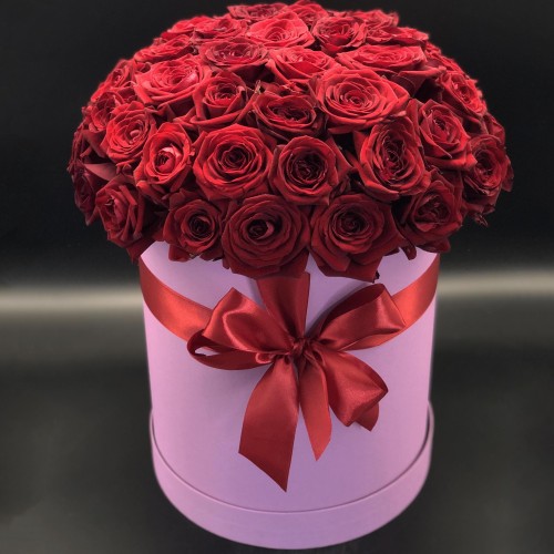 Купить на заказ 51 красная роза в коробке с доставкой в Степногорске
