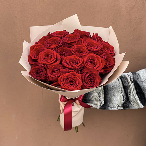 Купить на заказ Букет из 19 красных роз с доставкой в Степногорске