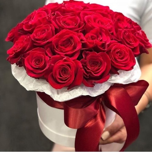 Купить на заказ 15 красных роз в коробке с доставкой в Степногорске