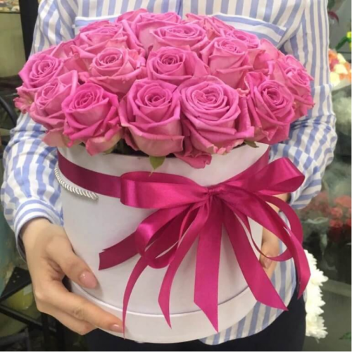 Купить на заказ 25 розовых роз в коробке с доставкой в Степногорске