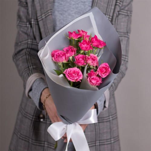 Купить на заказ Букет из 3 кустовых роз с доставкой в Степногорске