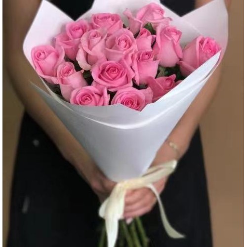 Купить на заказ 15 розовых роз с доставкой в Степногорске
